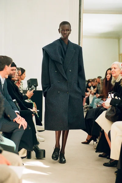 Look 8